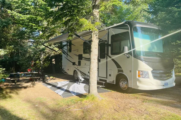 2021 Jayco Alante Class A *Drive with a G license!