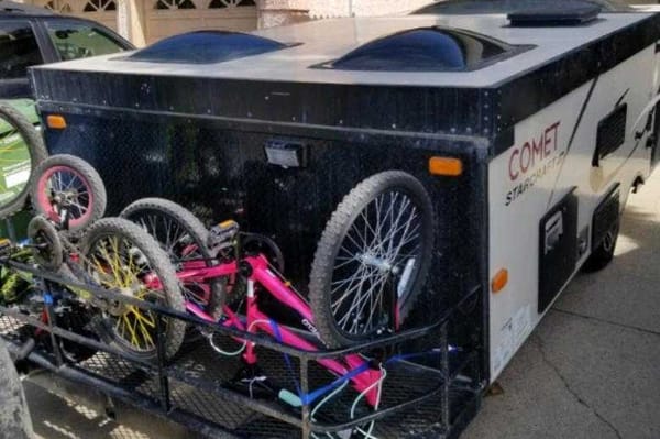 A FRAME POP-UP STARCRAFT COMET 1232MD TENT TRAILER