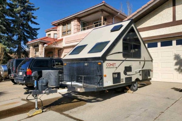 A FRAME POP-UP STARCRAFT COMET 1232MD TENT TRAILER