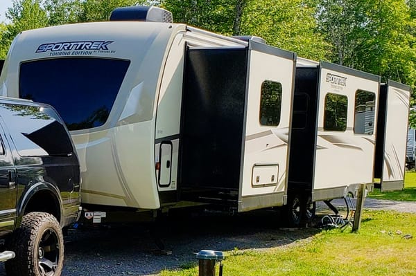 Sport trek 343VBH Travel Trailer