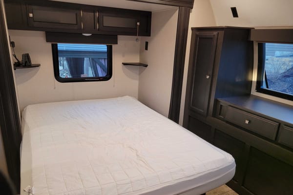 Sport trek 343VBH Travel Trailer