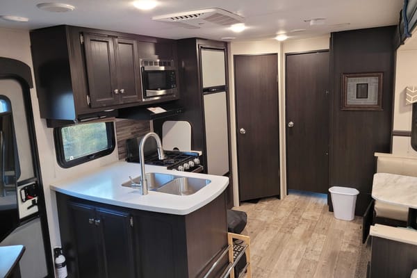 Sport trek 343VBH Travel Trailer