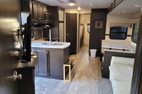Sport trek 343VBH Travel Trailer