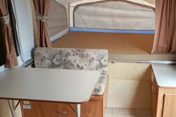 Easy tow-able with space Tent Trailer STARCRAFT 2106 Tent Trailer