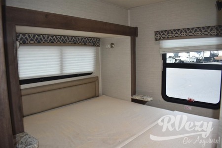 [23] Stress Free RVs - 2019 Class C - Redhawk - Luxury