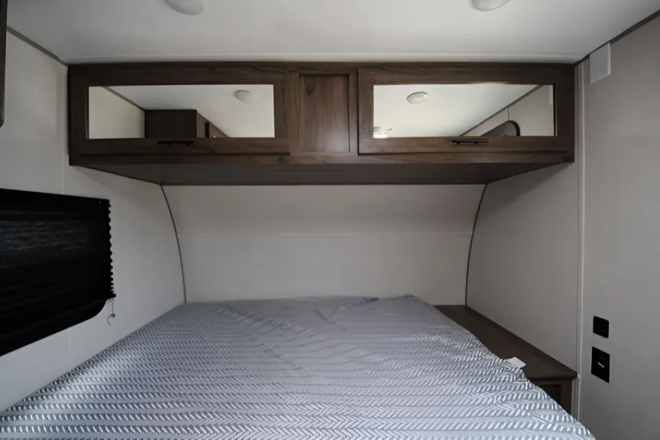 2021 Avenger Mini Van Towable 16BH Travel Trailer - Sleeps Family of 5