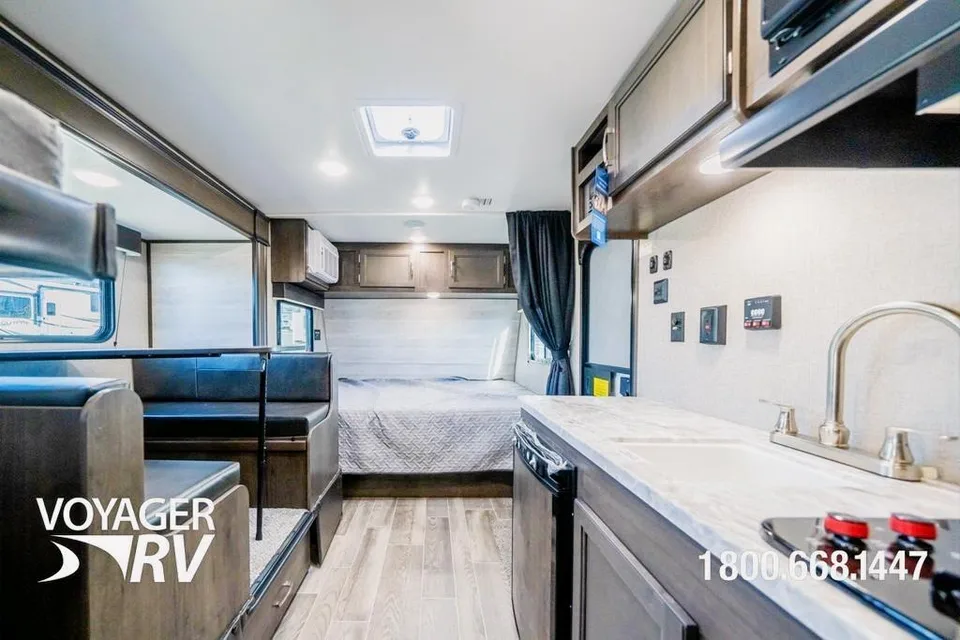 2022 Fun time Jayco 184BS Travel Trailer sleep 6 Mini Van Towable