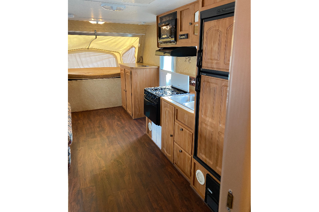 Very cozy trailer sleeping 7