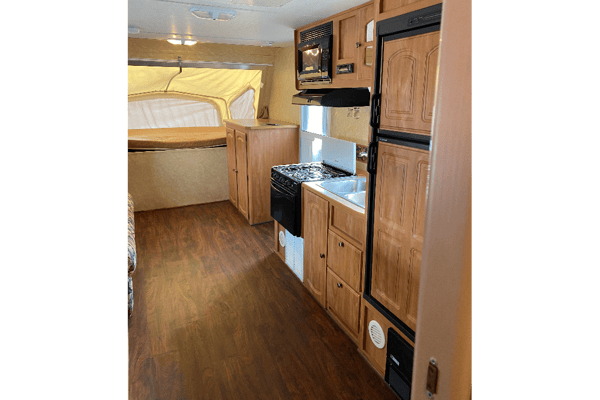 Very cozy trailer sleeping 7