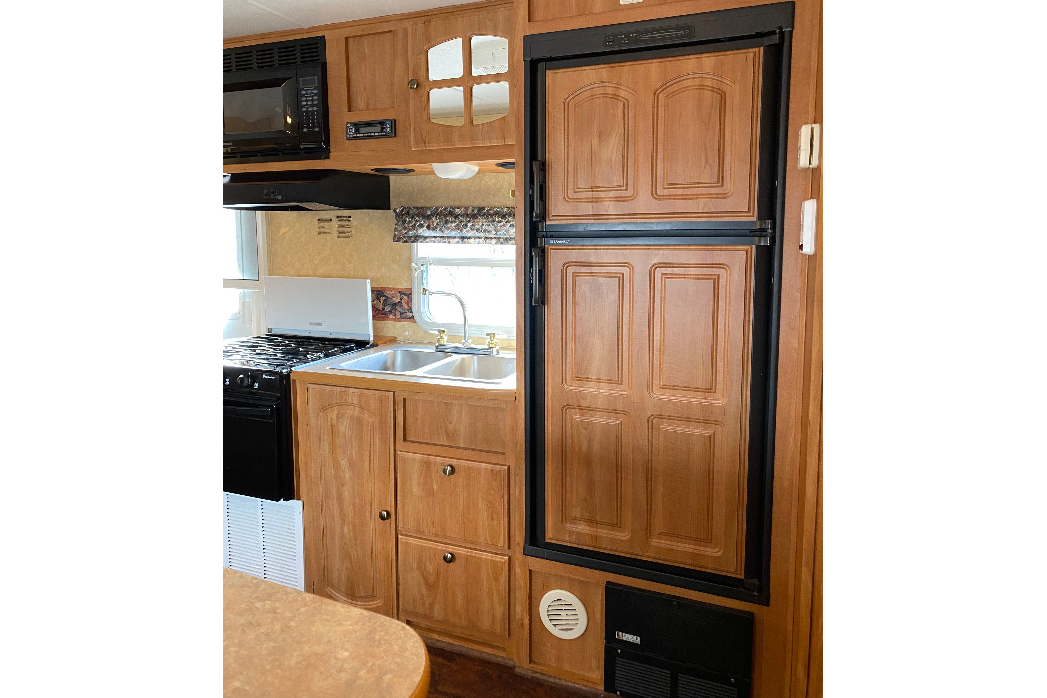 Very cozy trailer sleeping 7