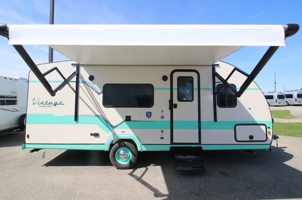 Ruthy the Vintage Cruiser - Travel Trailer by Gulf Stream