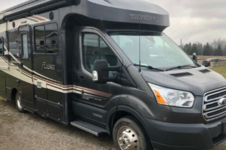Henry & Linda's 2017 Winnebago Fuse 23T 