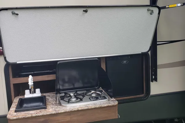 Larry's Keystone Cougar xlite Fifth Wheel
