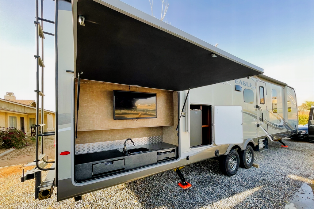 Fernando 's Jayco Eagle HT Travel Trailer 295DBOK