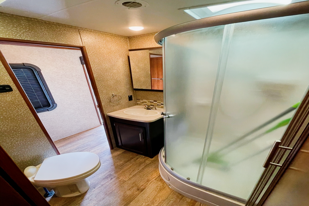 Fernando 's Jayco Eagle HT Travel Trailer 295DBOK