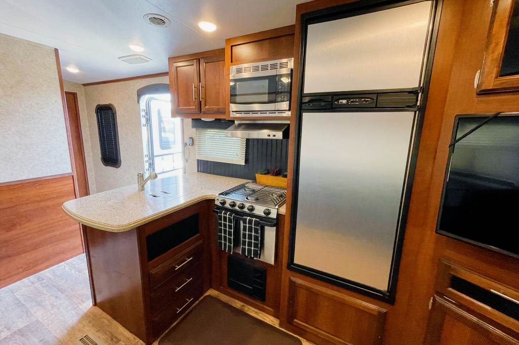 Fernando 's Jayco Eagle HT Travel Trailer 295DBOK