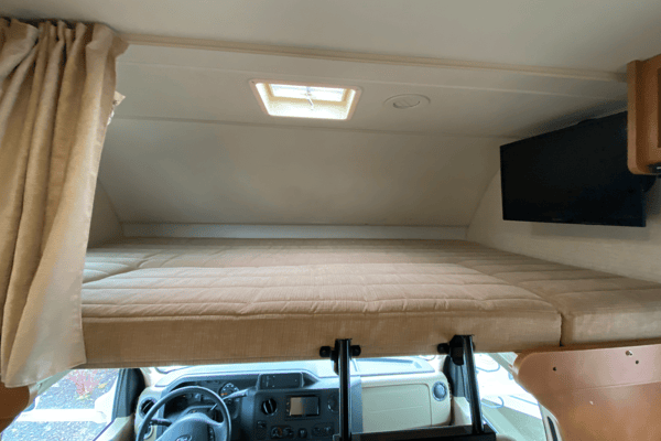 Adventure Vibes Winnebago Class C -200 miles included! Very nice