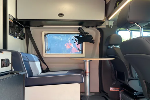 2021 Mercedes Sprinter van 4x4 Winnebago Revel