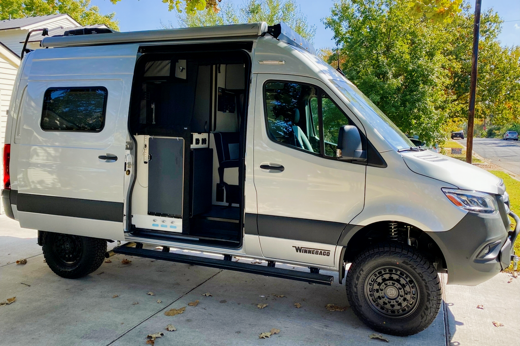 2021 Mercedes Sprinter van 4x4 Winnebago Revel 