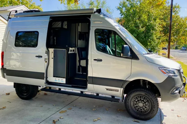 2021 Mercedes Sprinter van 4x4 Winnebago Revel