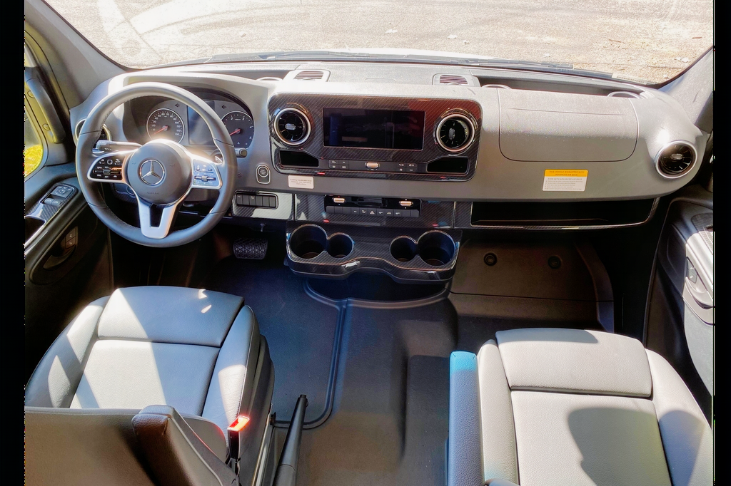 2021 Mercedes Sprinter van 4x4 Winnebago Revel 